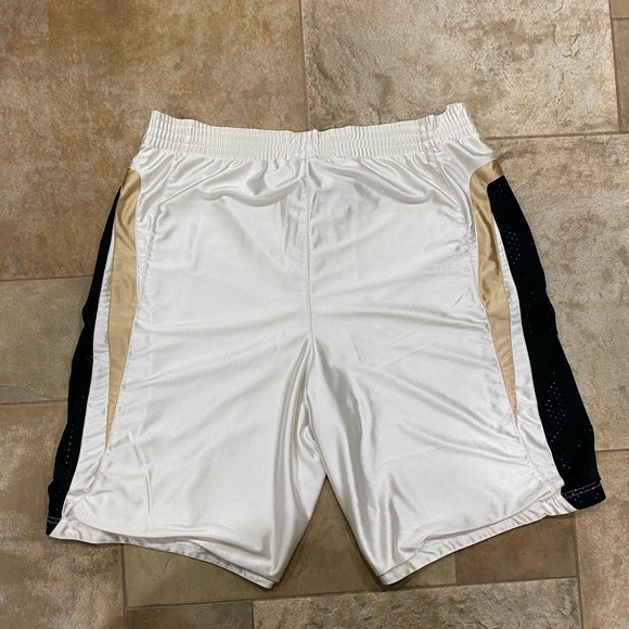 Nike Basketball Shorts - Picture 2 of 4